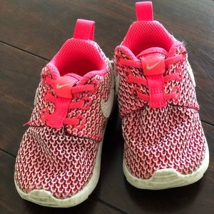 Nike girl shoes size 4